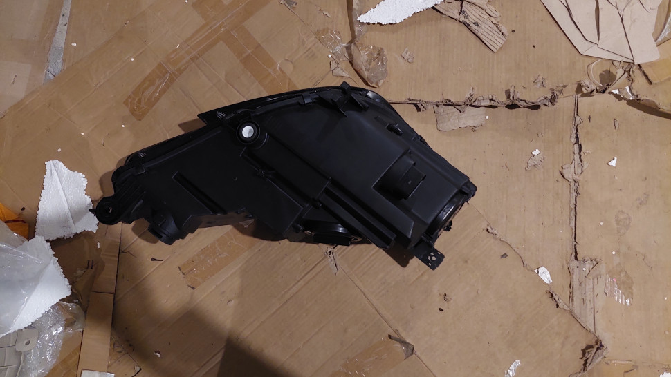 Фара передняя левая Audi A4 S4 B9 , 2015-2019 , LED, bi-xenon, оригинал, новая, 8W0941005