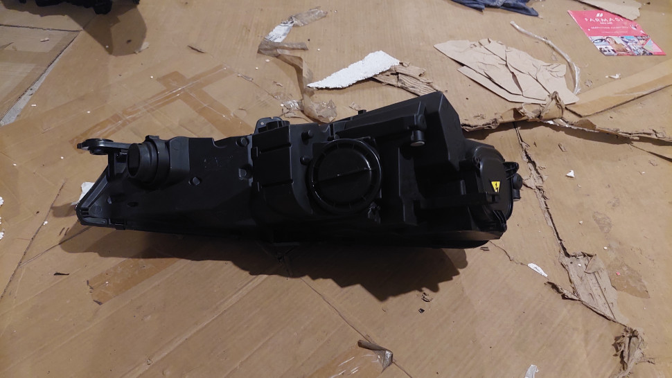 Фара передняя левая Audi A4 S4 B9 , 2015-2019 , LED, bi-xenon, оригинал, новая, 8W0941005