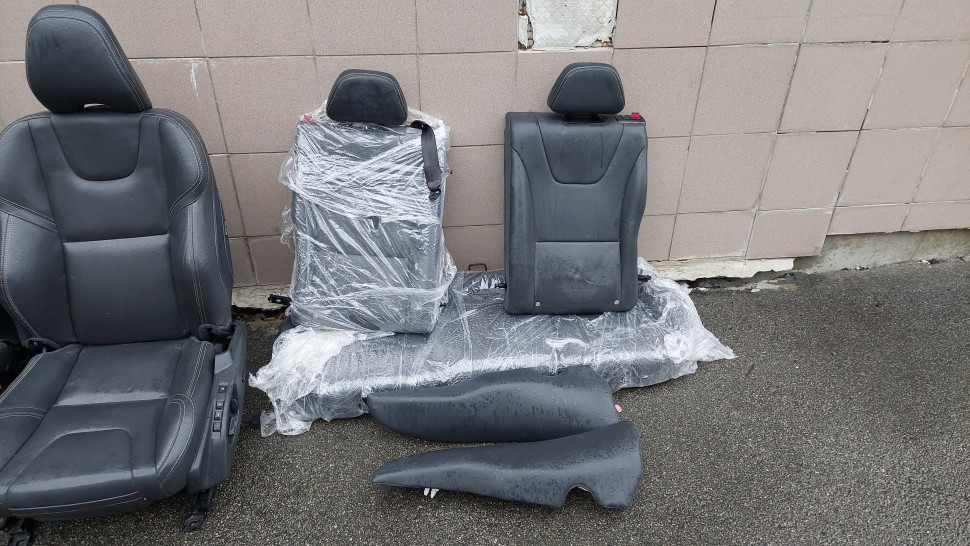 Сидения Volvo XC60 R-DESIGN салон кожа Автосидения, кресла Вольво