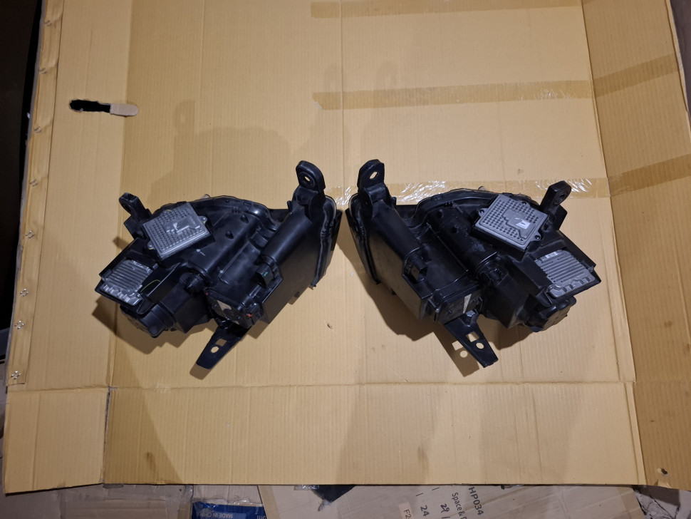 За 1 шт. Фары Jeep Grand Cherokee wk2 рестайл 2014 2015 2016 2017 2018 2019 2020 LED Bi-Xenon в сборе