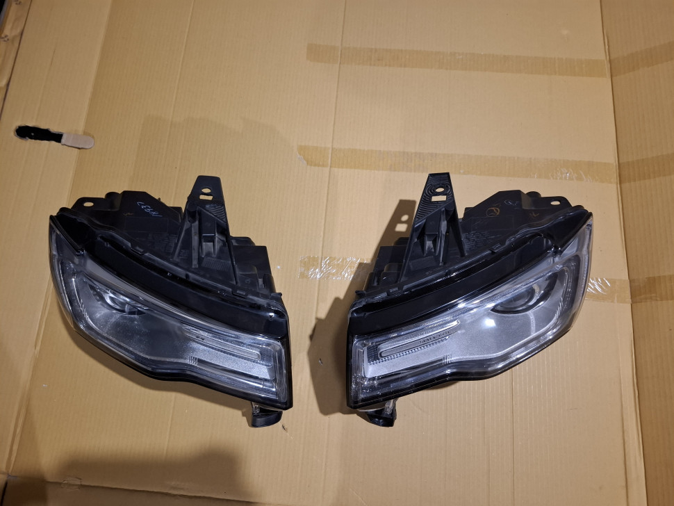 За 1 шт. Фары Jeep Grand Cherokee wk2 рестайл 2014 2015 2016 2017 2018 2019 2020 LED Bi-Xenon в сборе