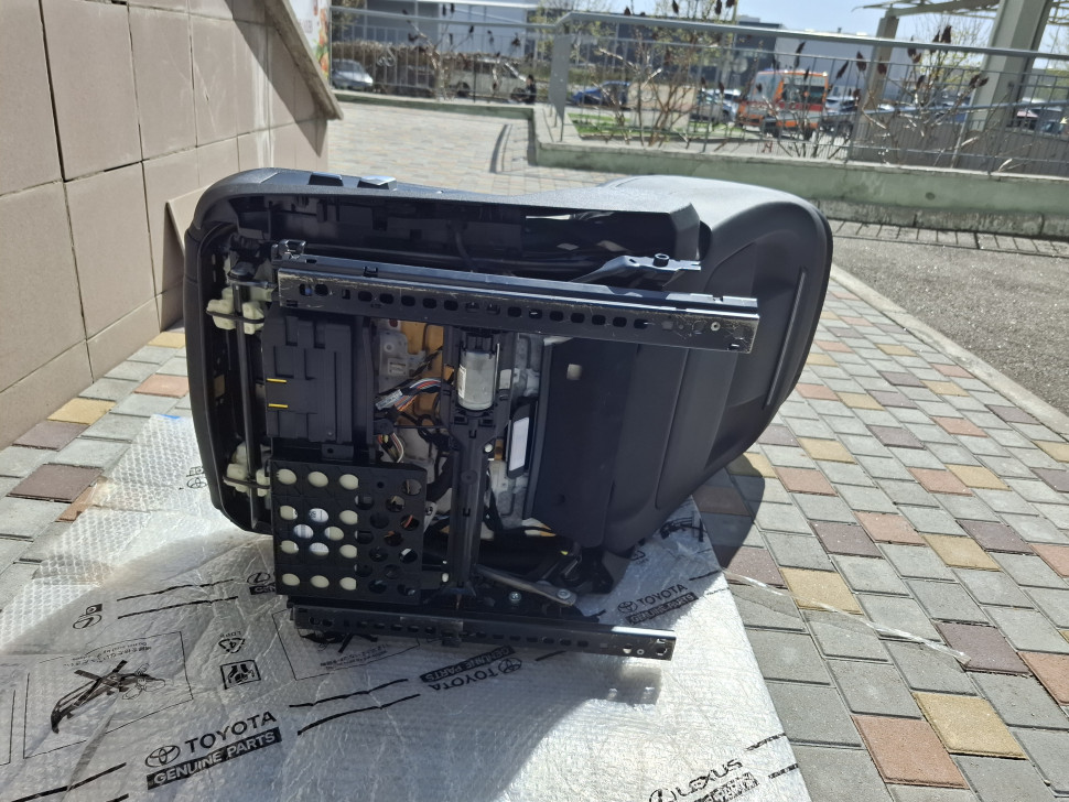 Сидение ВОДИТЕЛЯ BMW 7 G11 G12 2016-22 с airbag кожа черная сиденья БМВ 7 52107363143 52107363144