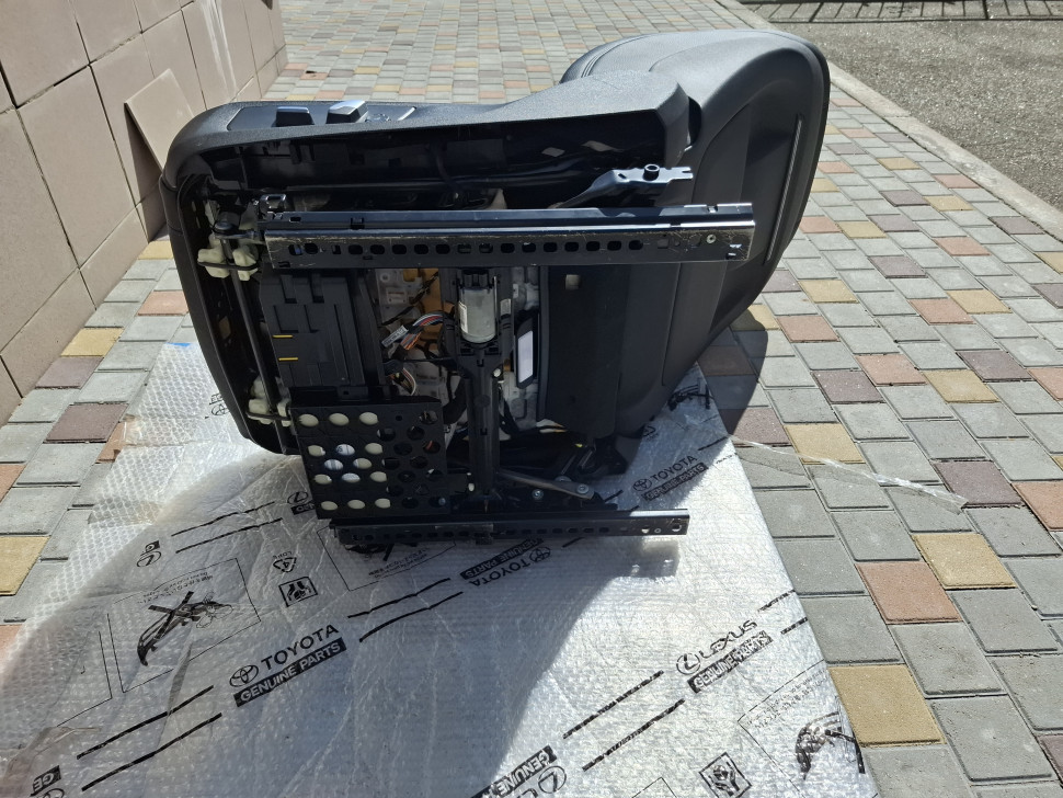 Сидение ВОДИТЕЛЯ BMW 7 G11 G12 2016-22 с airbag кожа черная сиденья БМВ 7 52107363143 52107363144