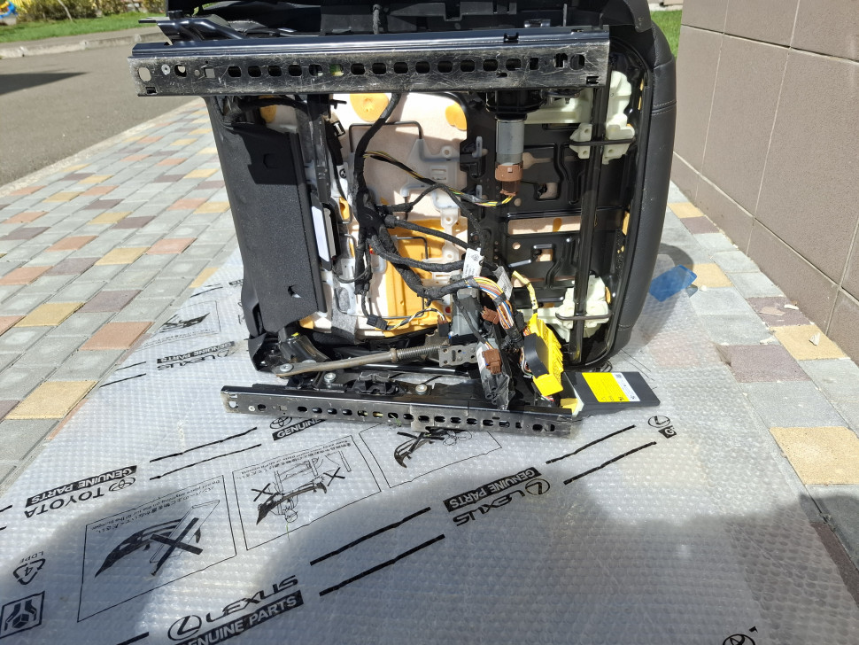 Сидение ВОДИТЕЛЯ BMW 7 G11 G12 2016-22 с airbag кожа черная сиденья БМВ 7 52107363143 52107363144