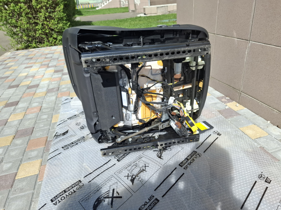 Сидение ВОДИТЕЛЯ BMW 7 G11 G12 2016-22 с airbag кожа черная сиденья БМВ 7 52107363143 52107363144