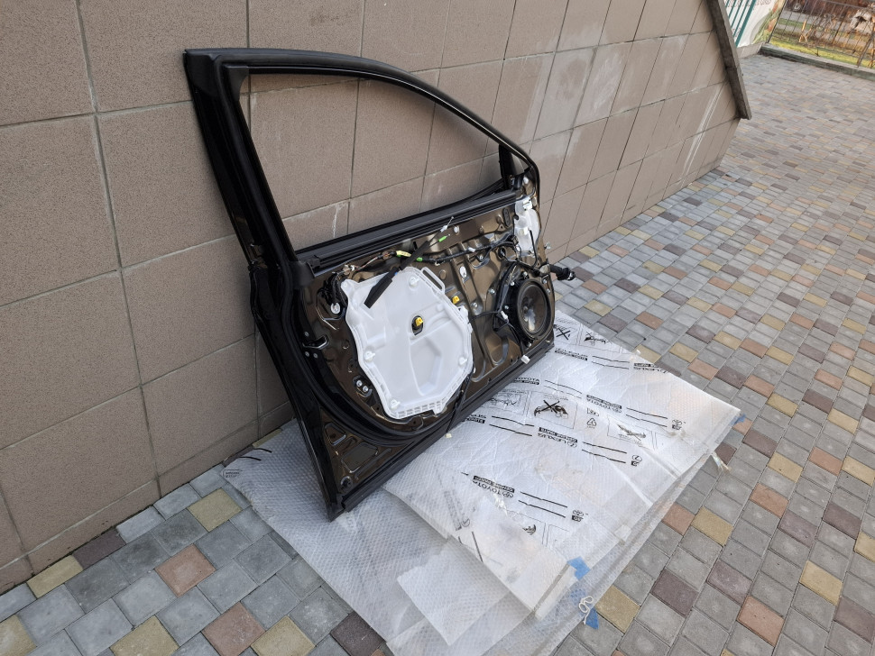 Дверь Toyota Camry v70 2018 2019 2020 2021 2022 2023 ВСБОРЕ дверь передняя Камри 70 XV70 в сборе, 6700206270 дефект