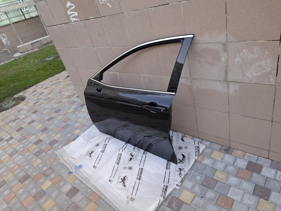 Дверь Toyota Camry v70 2018 2019 2020 2021 2022 2023 ВСБОРЕ дверь передняя Камри 70 XV70 в сборе, 6700206270 дефект