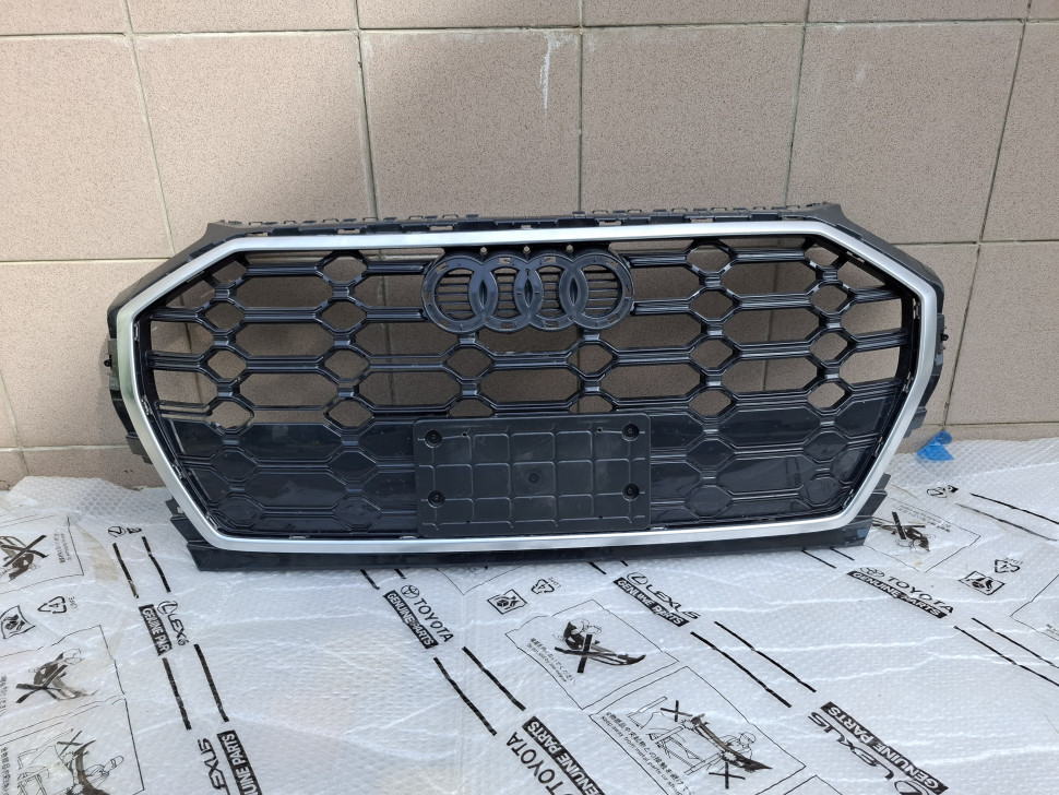 Решітка радиатора Audi sq5 s-line 2020 - 2024 дефект Решетка радиатора Ауди 80a853651ah оригинал