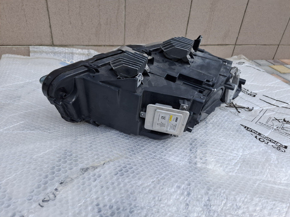 Фара левая Bmw 5 f10 f11 2009 - 2016 Фара БМВ 5 XENON LED EU 7203245