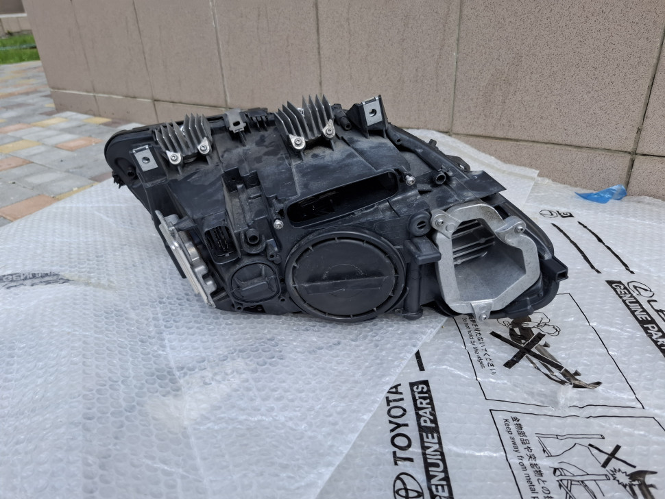 Фара левая Bmw 5 f10 f11 2009 - 2016 Фара БМВ 5 XENON LED EU 7203245