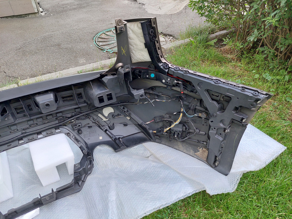 Бампер Land Rover Range Rover Velar L560 задний В СБОРЕ 6 парктроник LR093485