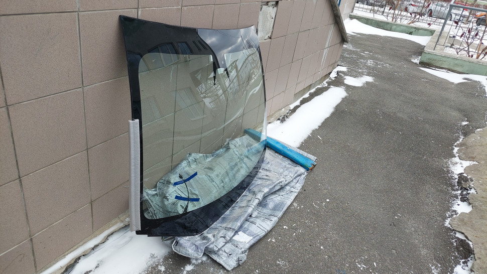 Лобовое стекло Tesla Model 3 2021 2020 2019 2018 2017 ОРИГИНАЛ 3 пина