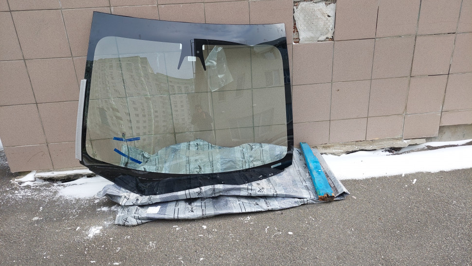 Лобовое стекло Tesla Model 3 2021 2020 2019 2018 2017 ОРИГИНАЛ 3 пина