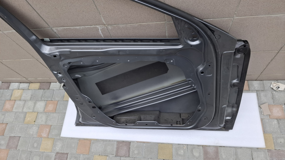Двері Mercedes W213 2023 2022 2021 2020 2019 2018 2017 передні ліві, колір 992, Дверь передняя левая Мерседес 213, A2137200105