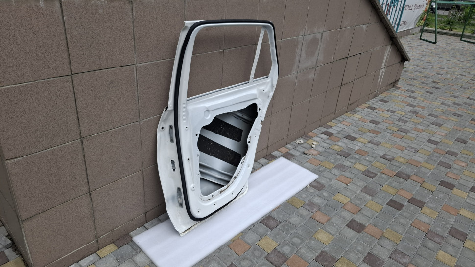 дефект Двері Mercedes GLC X253 2023 2022 2021 2020 2019 2018 2017 2016 2015 двері задні праві GLC 253, Дверь задня права Мерседес ГЛЦ 253 A2537307404