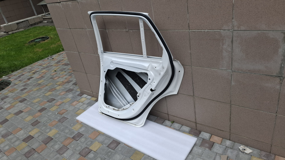 дефект Двері Mercedes GLC X253 2023 2022 2021 2020 2019 2018 2017 2016 2015 двері задні праві GLC 253, Дверь задня права Мерседес ГЛЦ 253 A2537307404