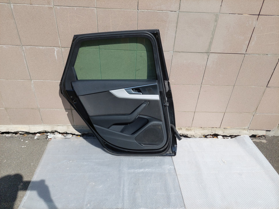 Универсал дверь задняя левая Audi a4 8w b9 2019 2020 2021 2022 2023 рестайлинг универсал дверь Ауди А4 Б9 8W9833051G