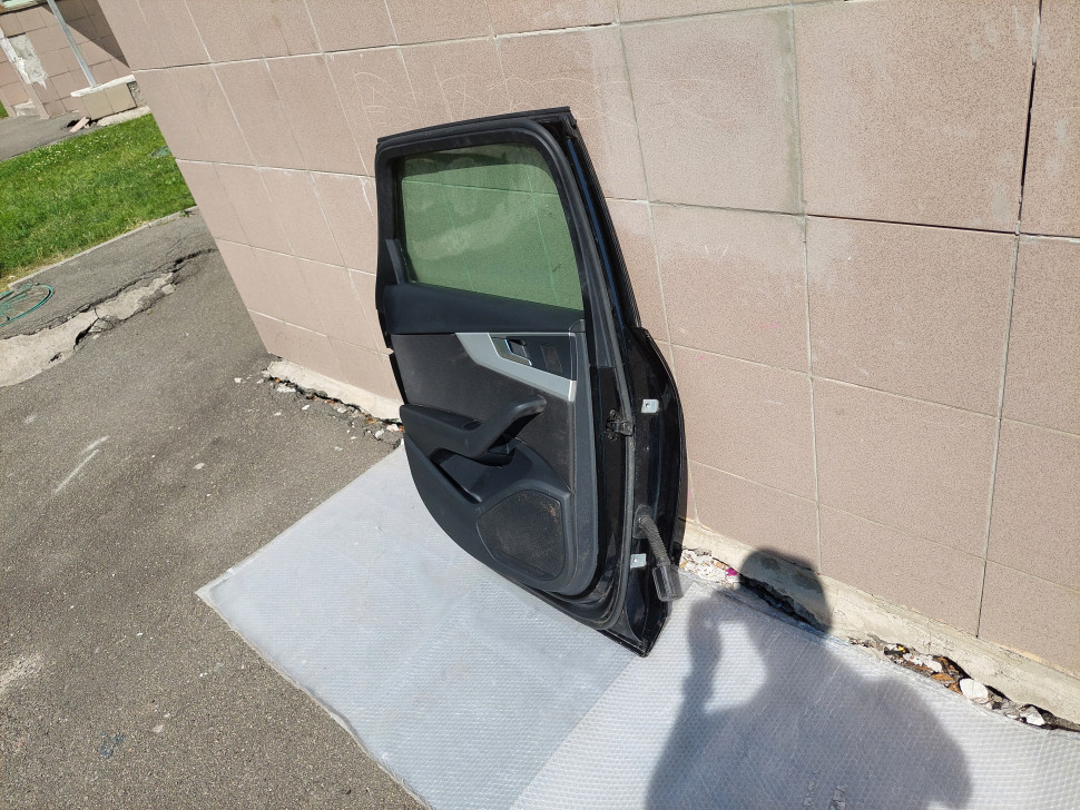 Универсал дверь задняя левая Audi a4 8w b9 2019 2020 2021 2022 2023 рестайлинг универсал дверь Ауди А4 Б9 8W9833051G